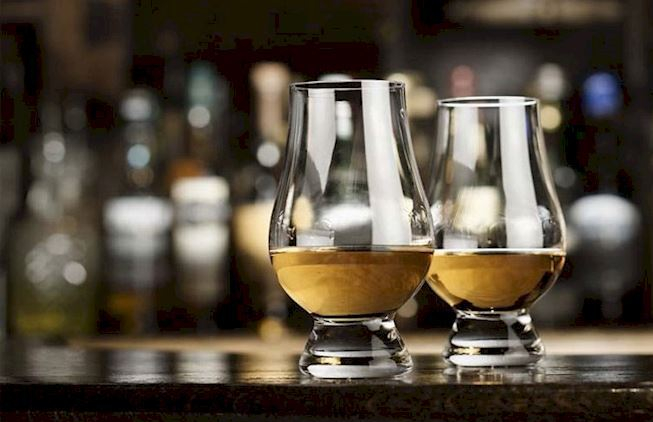 La Deuxième Première Fois avec un Whisky